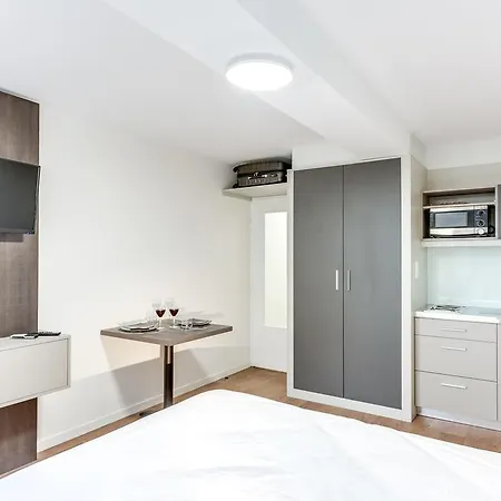 Centre Apartment *